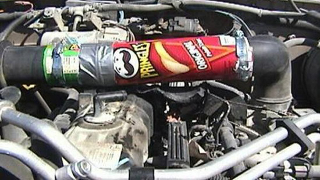 Illustration for article titled The ten most MacGyver-like car hacks